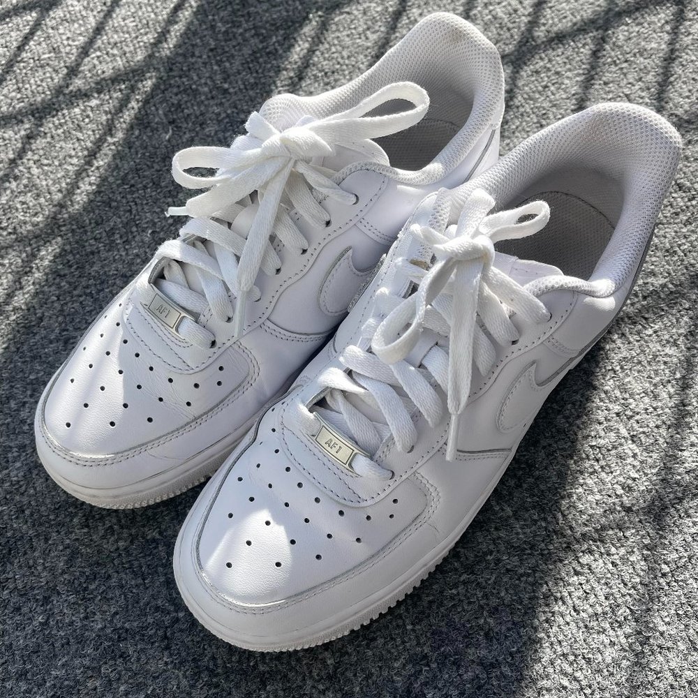 White Nike Air Force 1 Classic  8 size